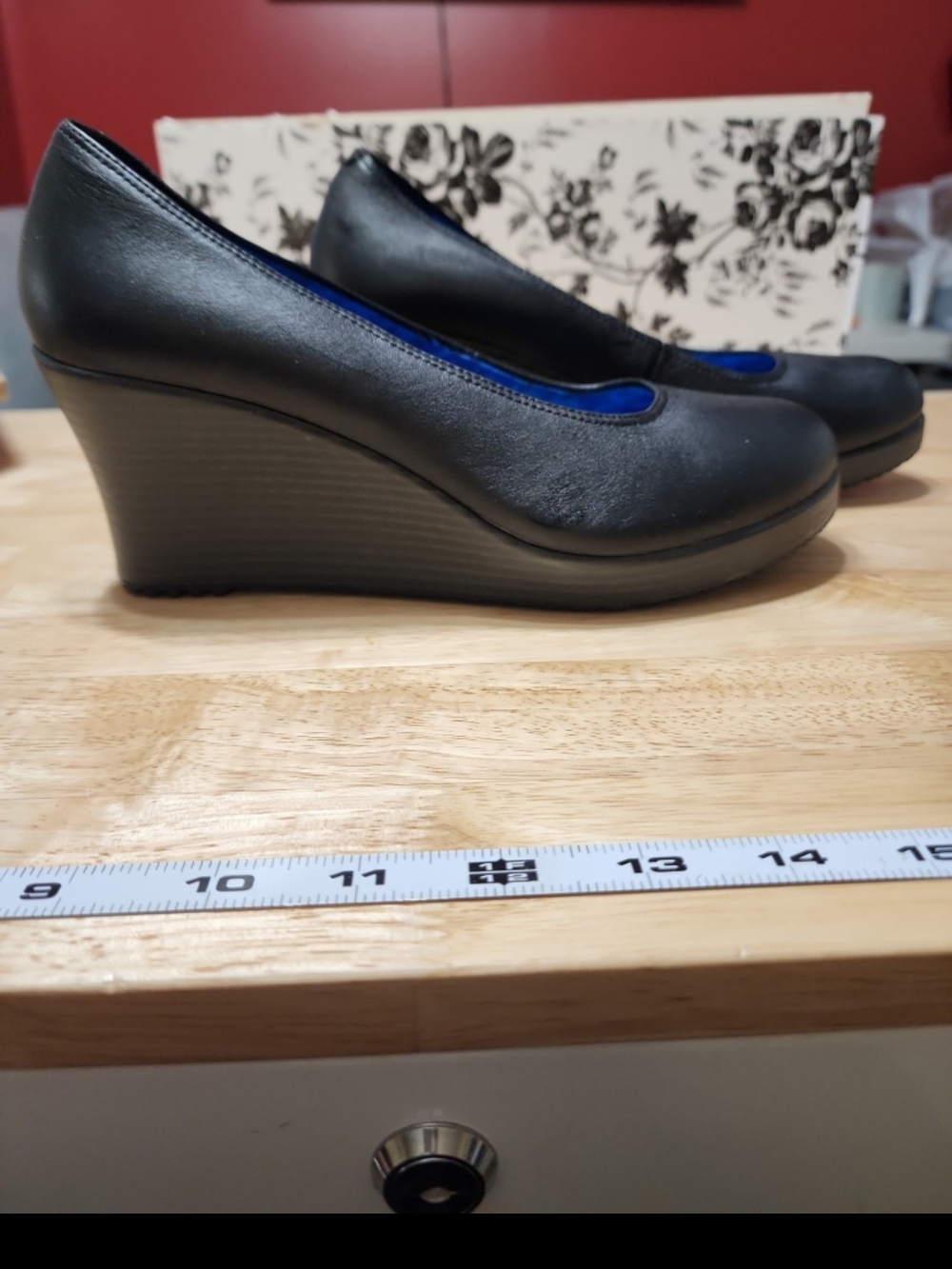 Crocs A-Leigh Women's Black Wedge Pumps with Cushioned Insole